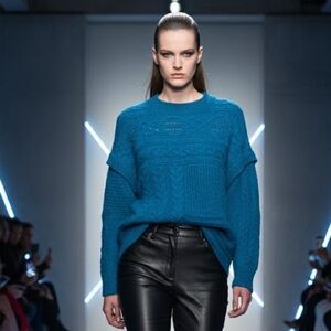 Moschino BOUTIQUE Blue cable-knit pull over  Sweater for Women it 42 / us 8